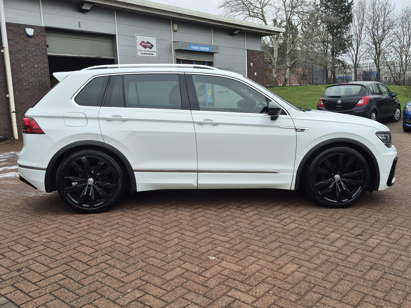 Volkswagen Tiguan 2.0 TDI R-Line SUV 5dr Diesel Manual Euro 6 (s/s) (150 ps)