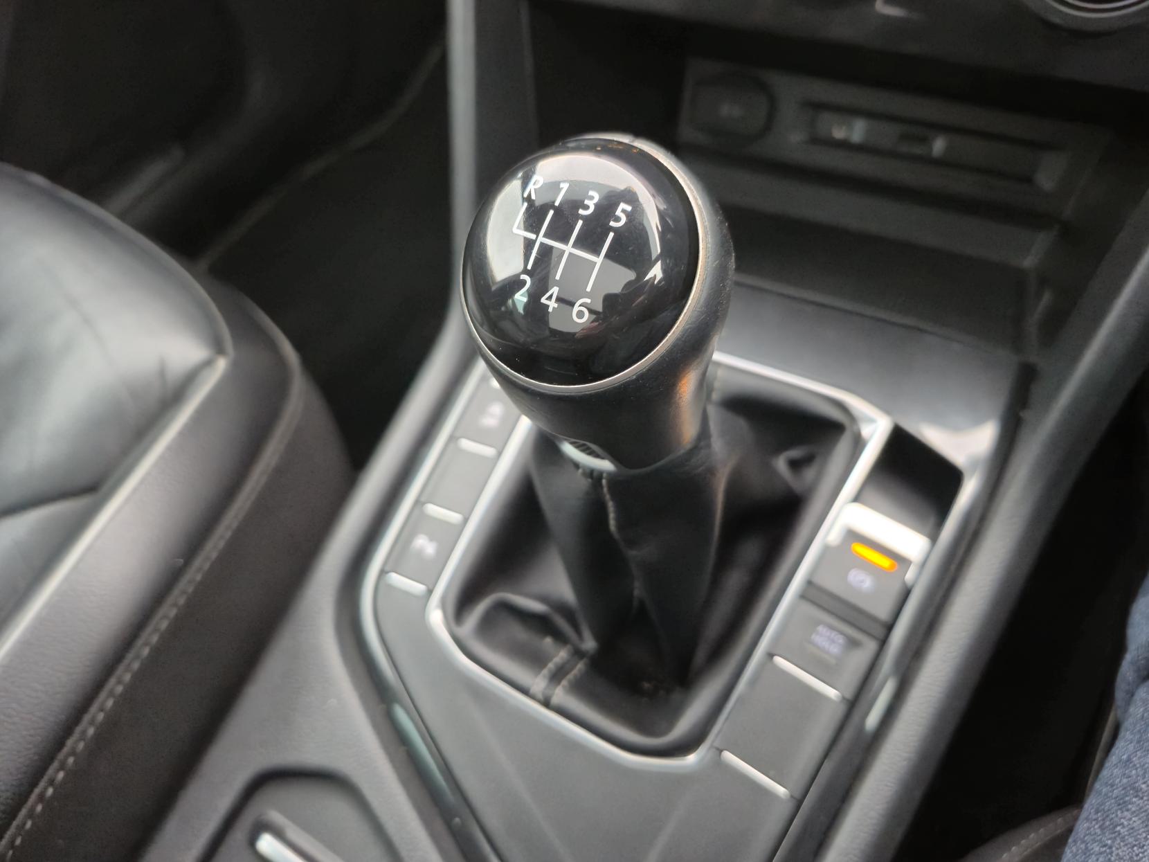 Volkswagen Tiguan 2.0 TDI R-Line SUV 5dr Diesel Manual Euro 6 (s/s) (150 ps)