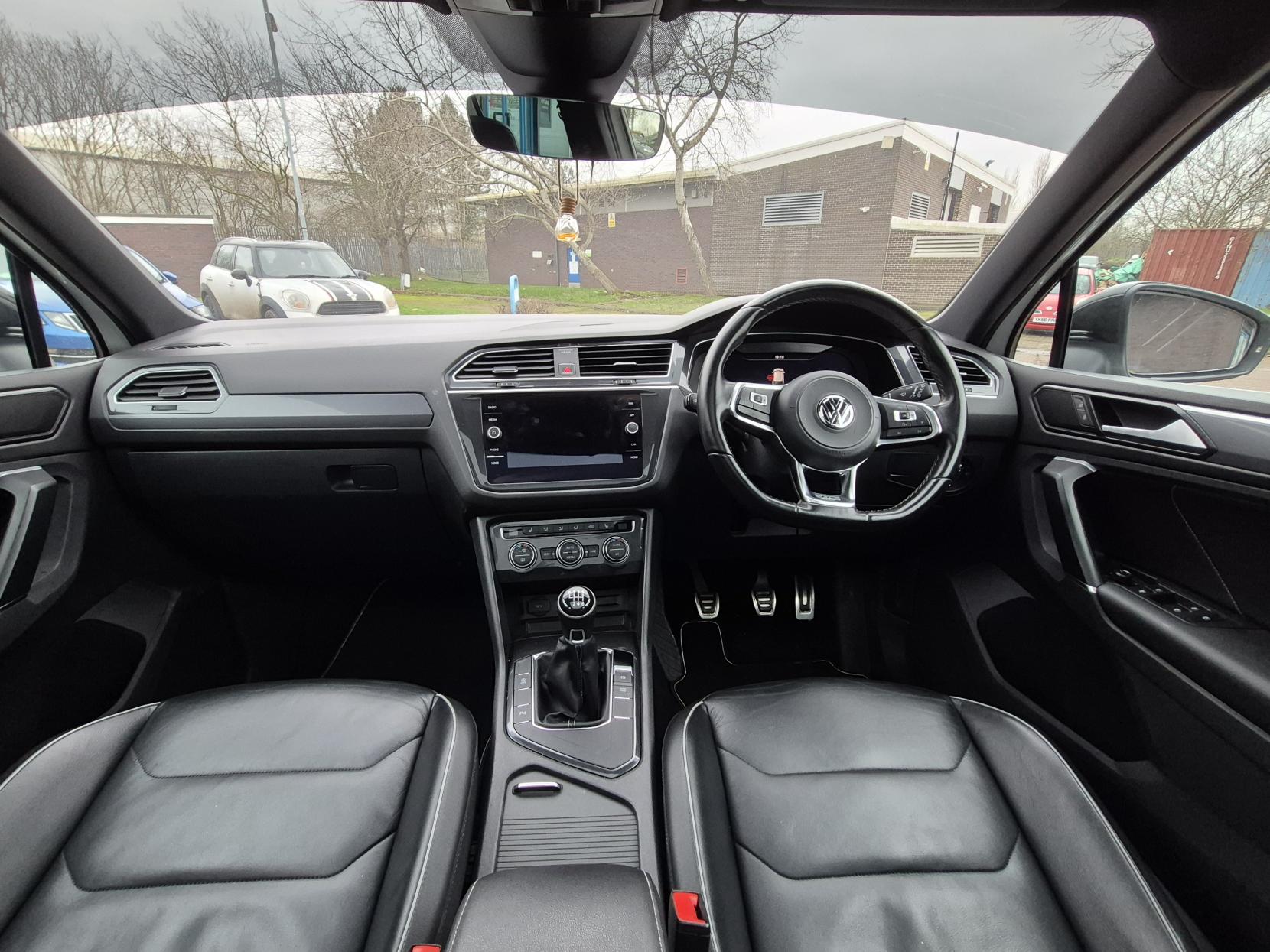 Volkswagen Tiguan 2.0 TDI R-Line SUV 5dr Diesel Manual Euro 6 (s/s) (150 ps)