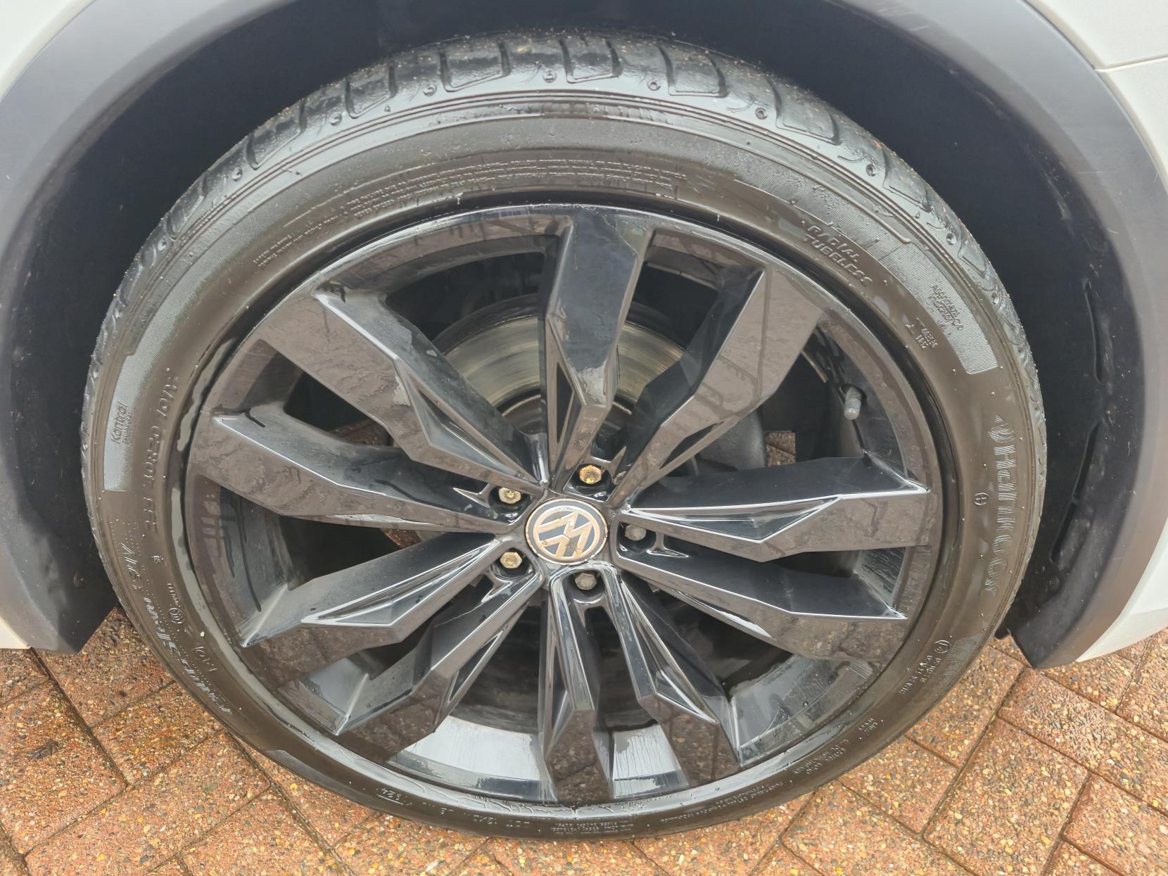 Volkswagen Tiguan 2.0 TDI R-Line SUV 5dr Diesel Manual Euro 6 (s/s) (150 ps)