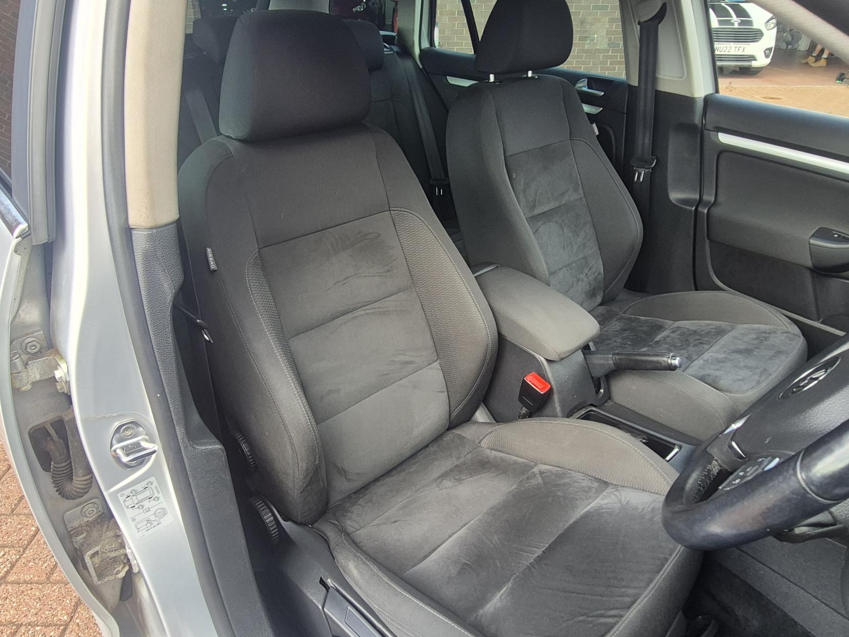 Volkswagen Golf 2.0 TDI Sportline Estate 5dr Diesel DSG Euro 5 (140 ps)