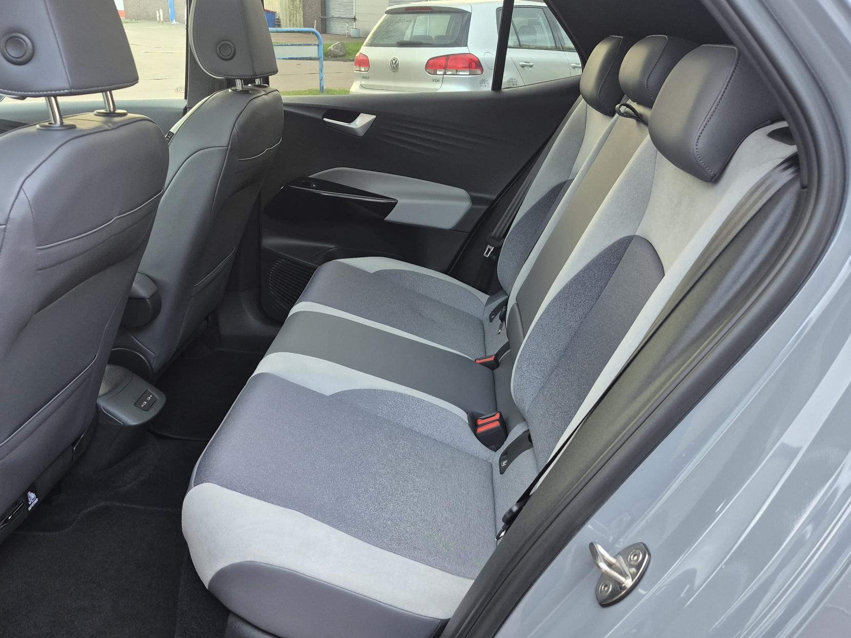 Volkswagen ID.3 Pro Performance 58kWh Family Hatchback 5dr Electric Auto (204 ps)