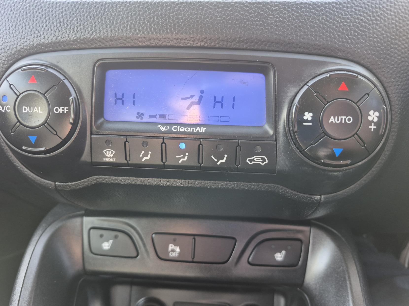 Hyundai ix35 1.7 CRDi SE SUV 5dr Diesel Manual Euro 5 (s/s) (Nav) (115 ps)