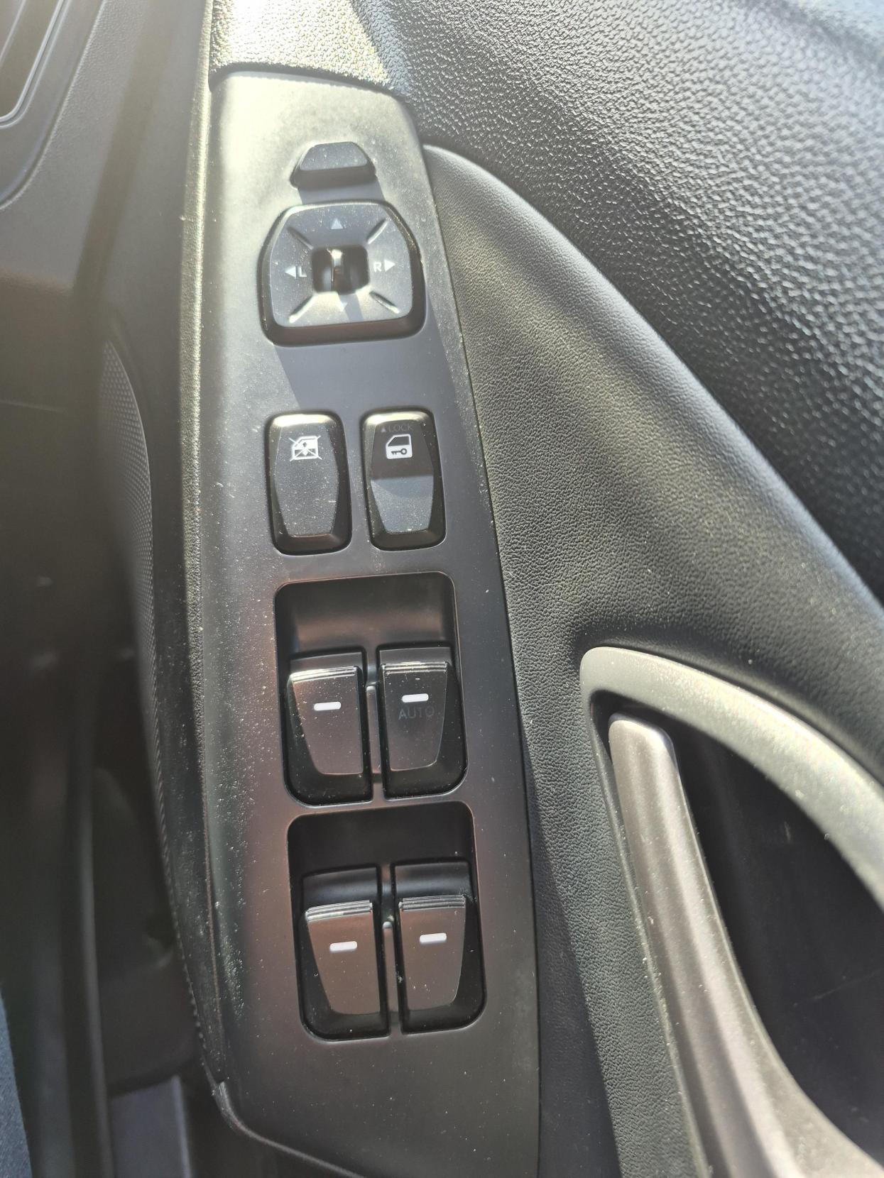 Hyundai ix35 1.7 CRDi SE SUV 5dr Diesel Manual Euro 5 (s/s) (Nav) (115 ps)