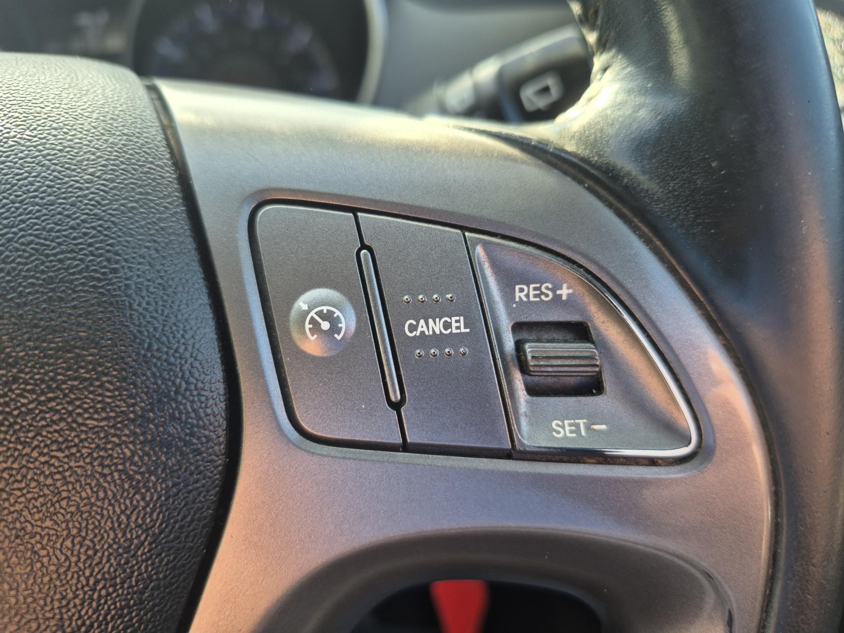 Hyundai ix35 1.7 CRDi SE SUV 5dr Diesel Manual Euro 5 (s/s) (Nav) (115 ps)