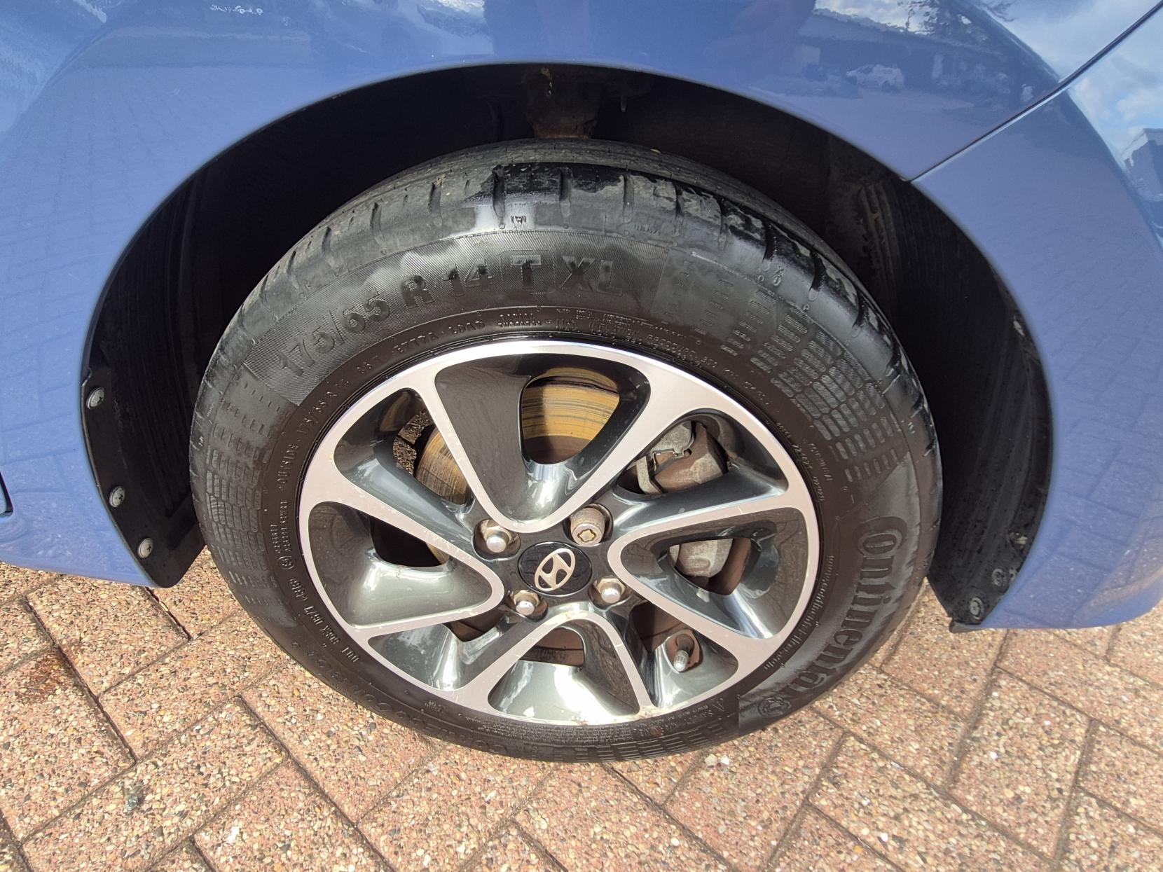 Hyundai i10 1.0 Premium Hatchback 5dr Petrol Manual Euro 6 (66 ps)