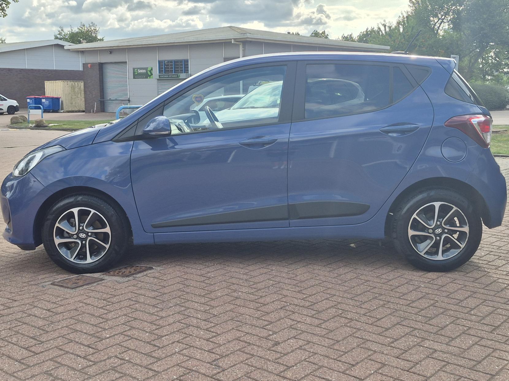 Hyundai i10 1.0 Premium Hatchback 5dr Petrol Manual Euro 6 (66 ps)