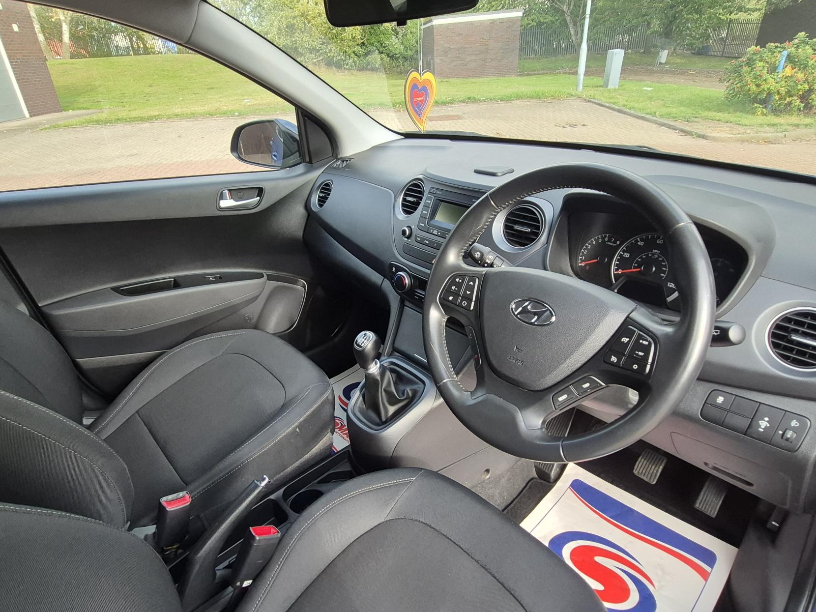 Hyundai i10 1.0 Premium Hatchback 5dr Petrol Manual Euro 6 (66 ps)