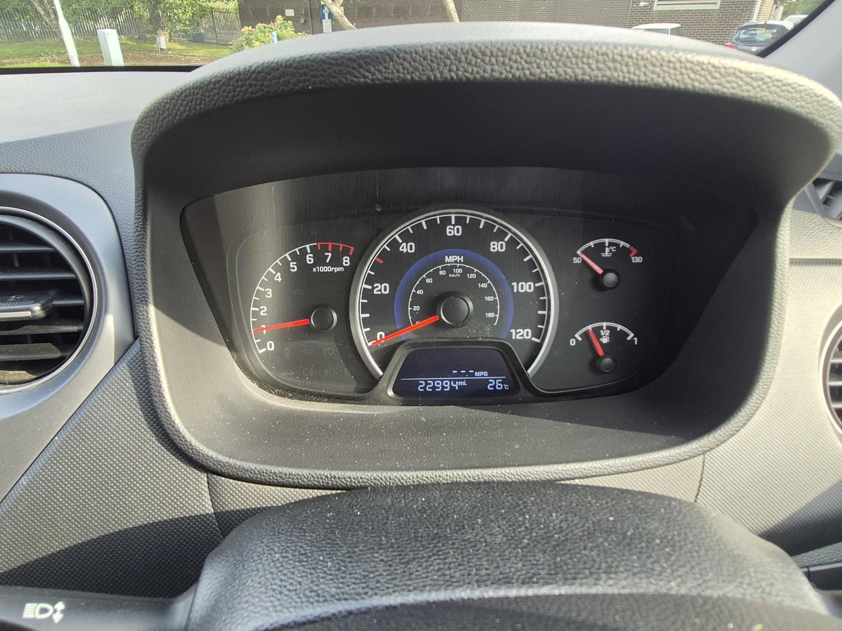 Hyundai i10 1.0 Premium Hatchback 5dr Petrol Manual Euro 6 (66 ps)