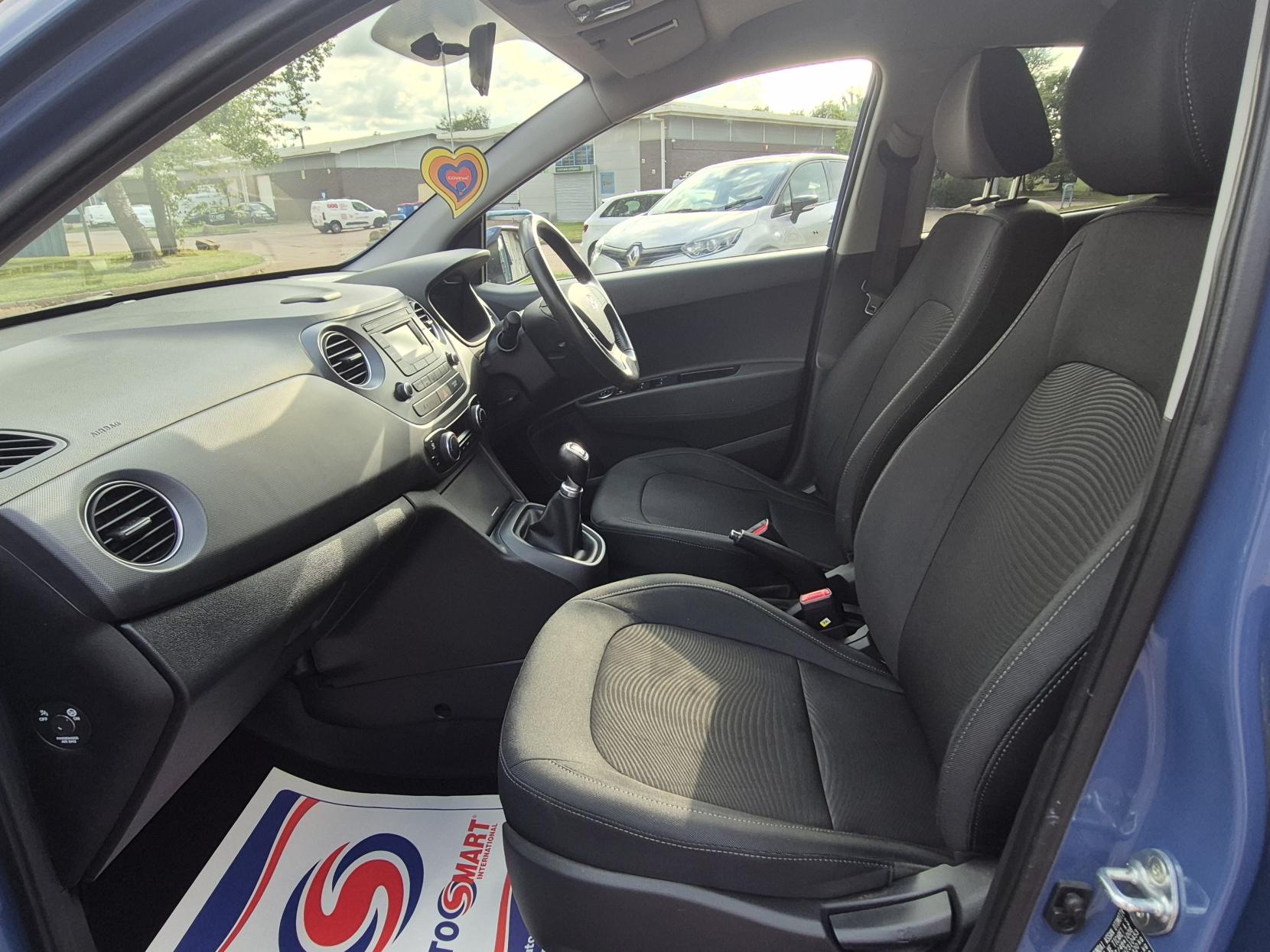 Hyundai i10 1.0 Premium Hatchback 5dr Petrol Manual Euro 6 (66 ps)