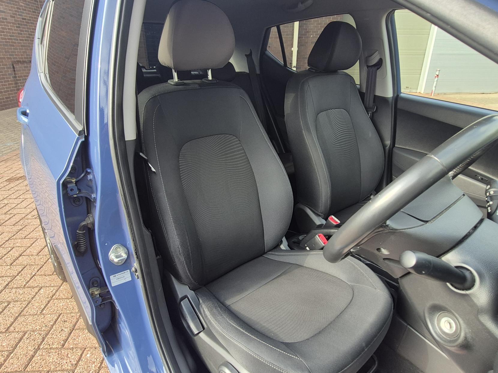 Hyundai i10 1.0 Premium Hatchback 5dr Petrol Manual Euro 6 (66 ps)