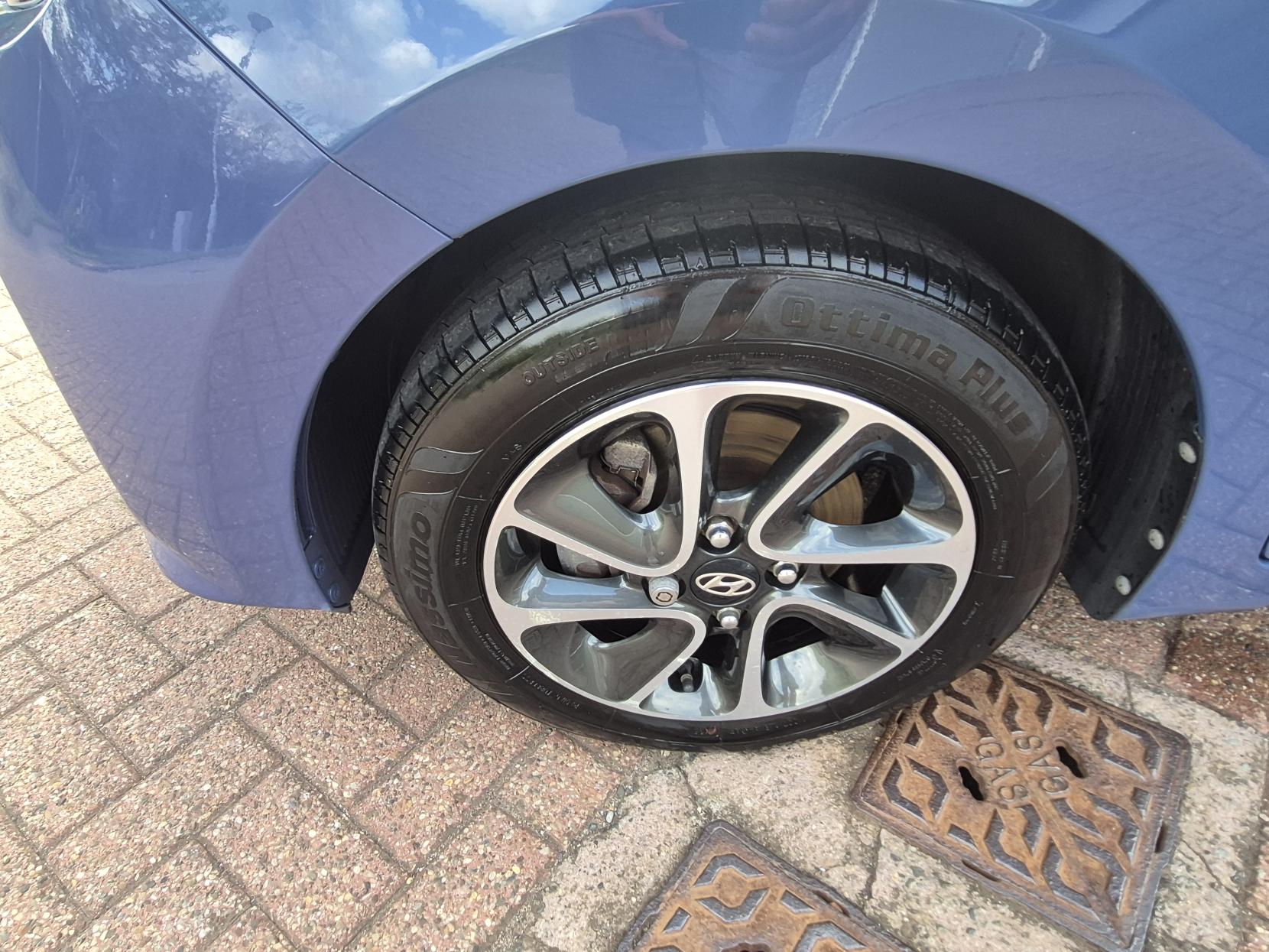 Hyundai i10 1.0 Premium Hatchback 5dr Petrol Manual Euro 6 (66 ps)