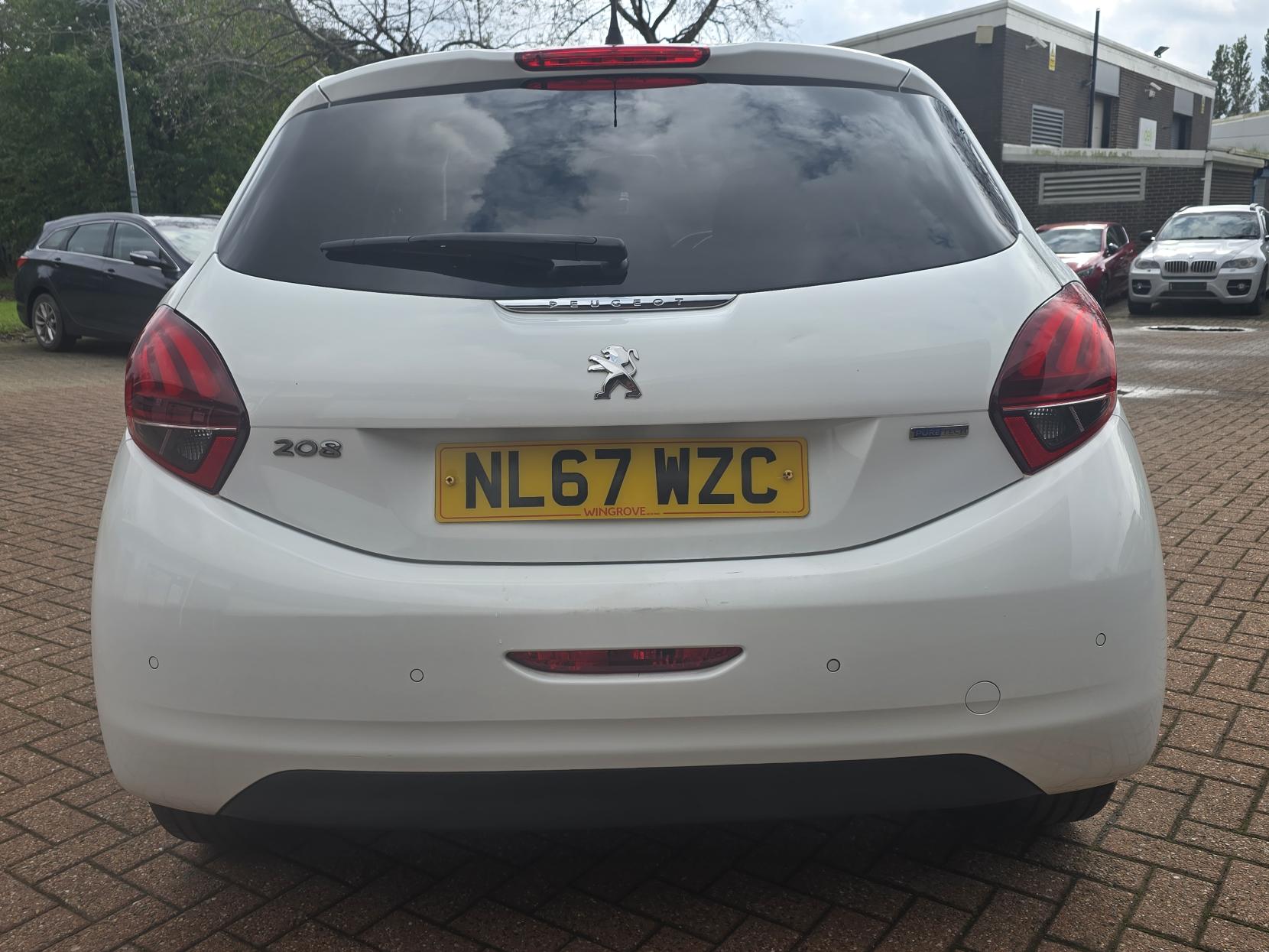 Peugeot 208 1.2 PureTech Allure Hatchback 5dr Petrol Manual Euro 6 (82 ps)