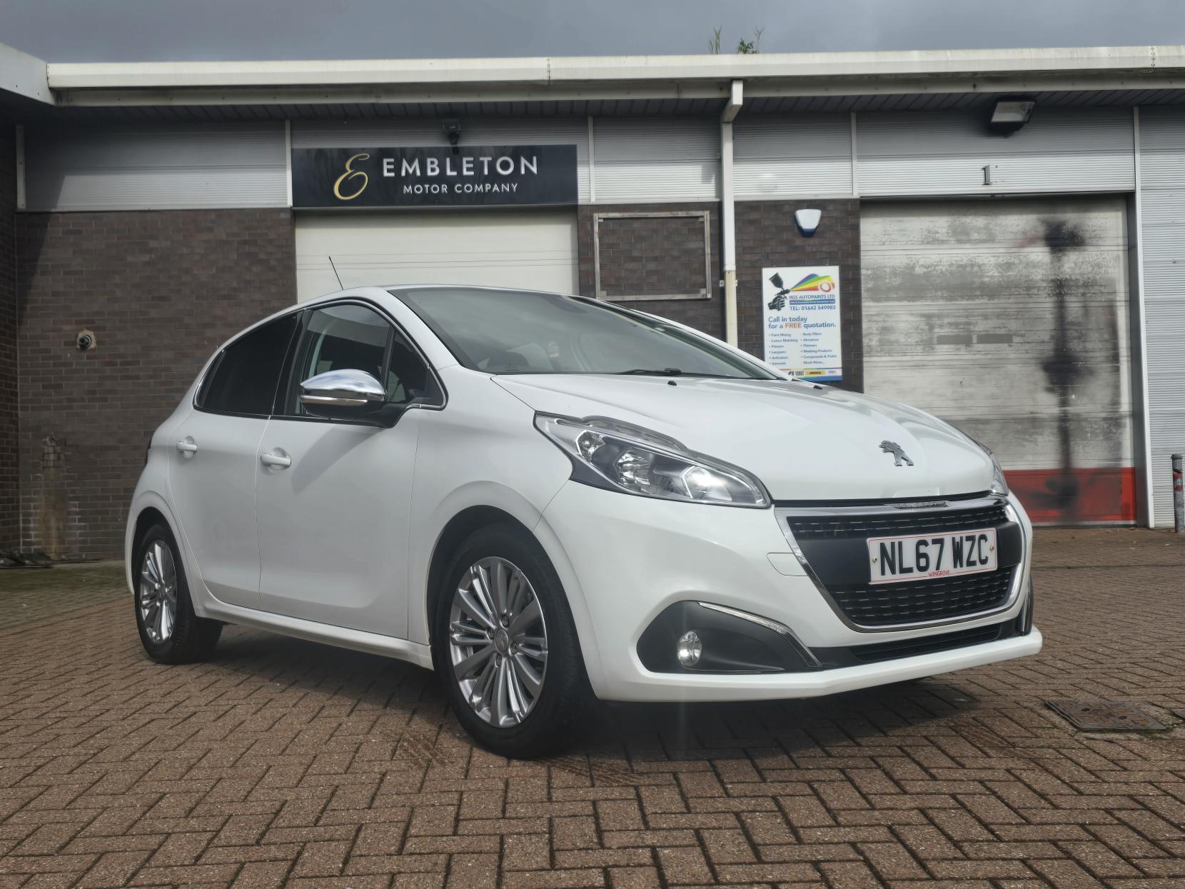 Peugeot 208 1.2 PureTech Allure Hatchback 5dr Petrol Manual Euro 6 (82 ps)