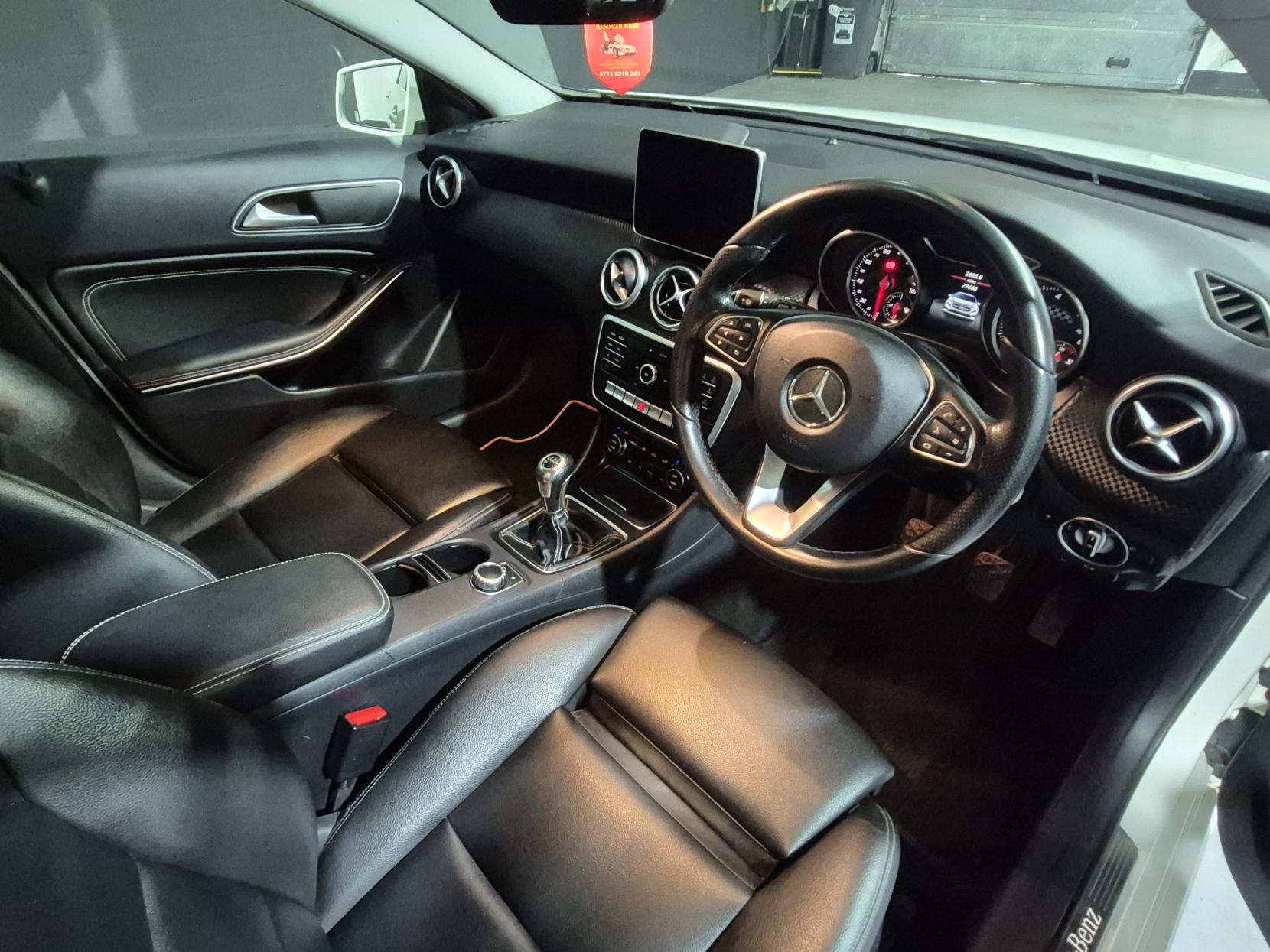 Mercedes-Benz A Class 2.1 A200d Sport Hatchback 5dr Diesel Manual Euro 6 (s/s) (136 ps)