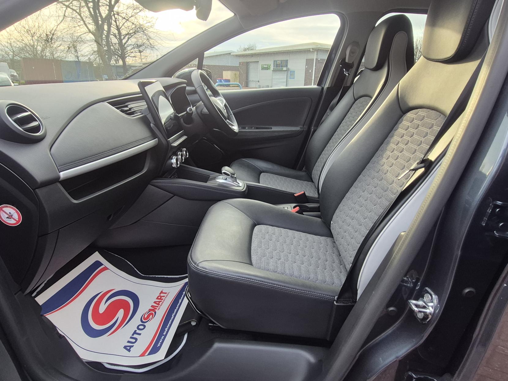 Renault Zoe R135 EV50 52kWh GT Line Hatchback 5dr Electric Auto (Rapid Charge) (134 bhp)