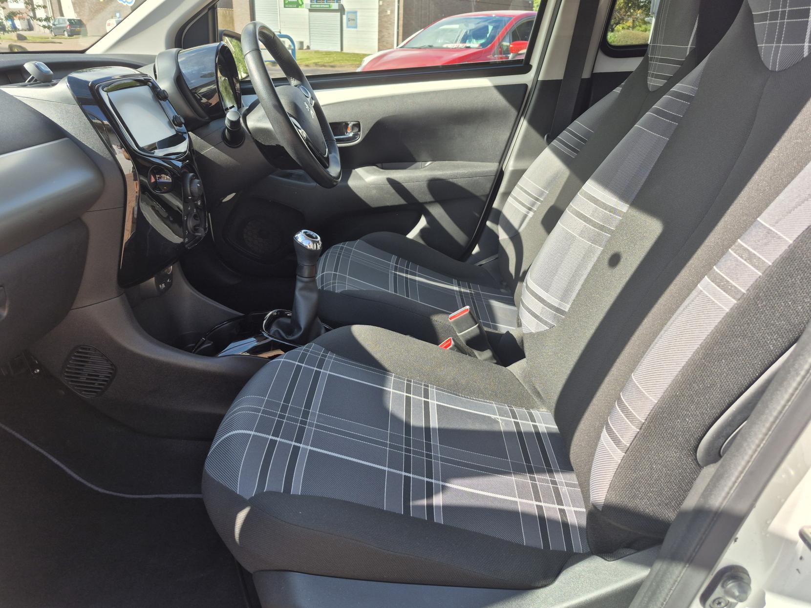 Peugeot 108 1.2 PureTech Allure Hatchback 5dr Petrol Manual Euro 6 (82 ps)