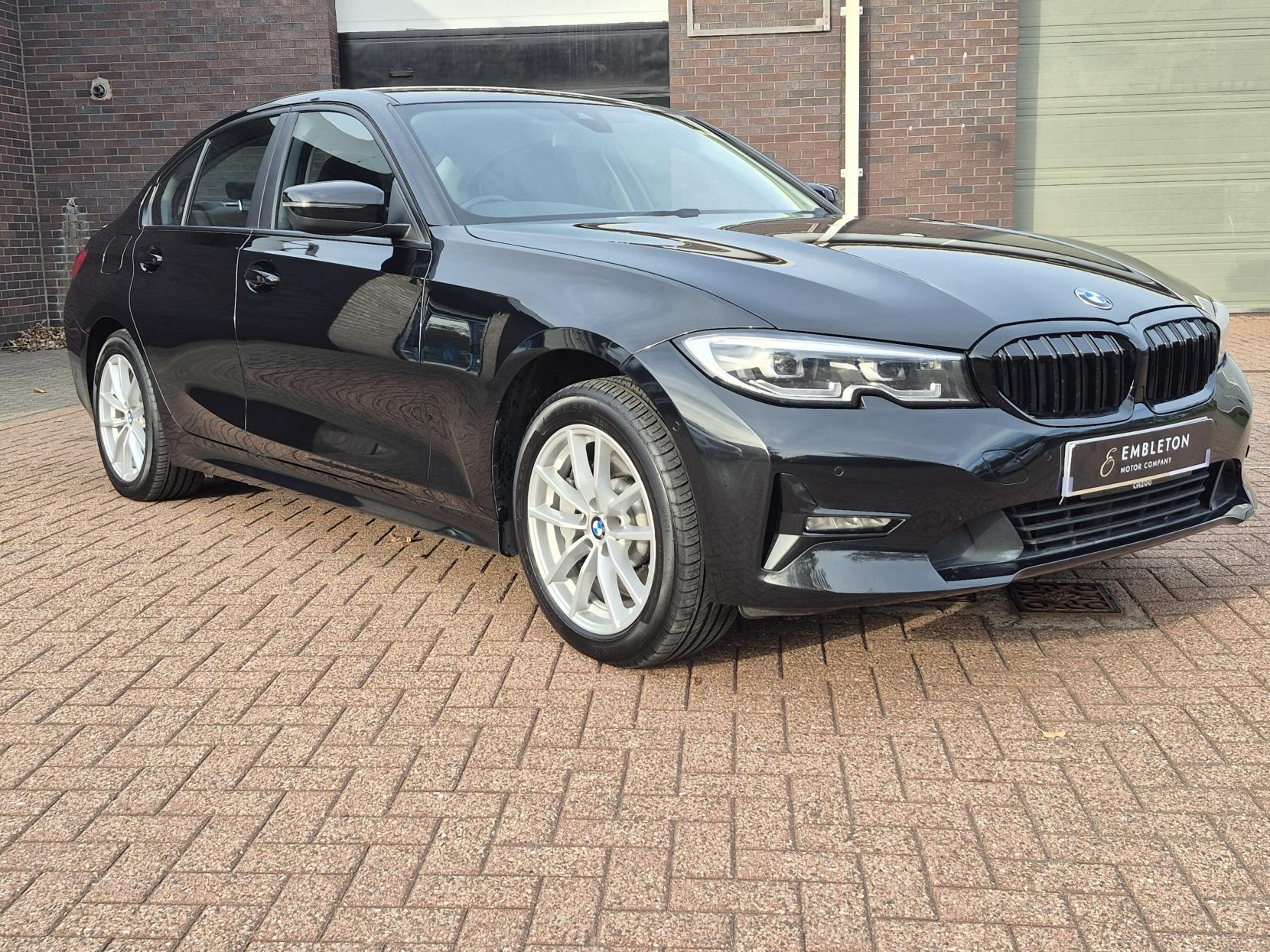 BMW 3 Series 2.0 330e 12kWh SE Pro Saloon 4dr Petrol Plug-in Hybrid Auto Euro 6 (s/s) (292 ps)