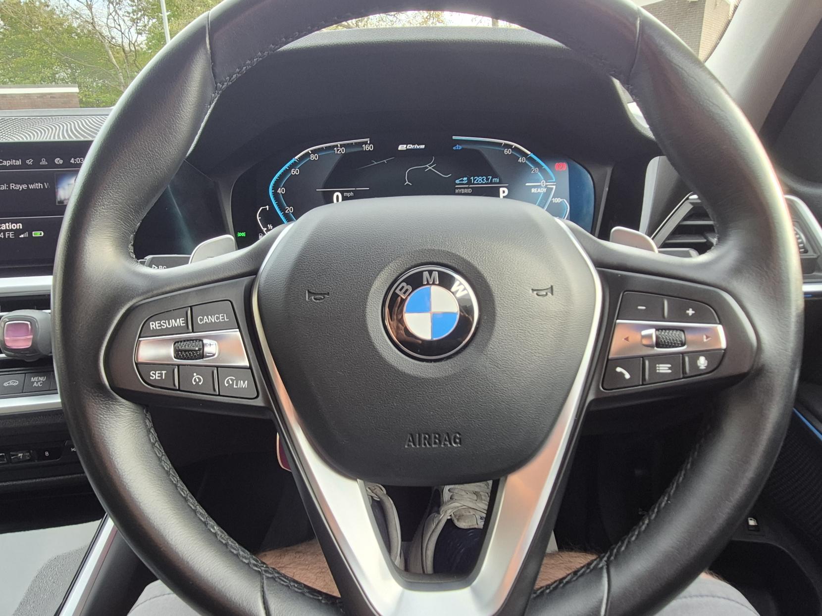 BMW 3 Series 2.0 330e 12kWh SE Pro Saloon 4dr Petrol Plug-in Hybrid Auto Euro 6 (s/s) (292 ps)