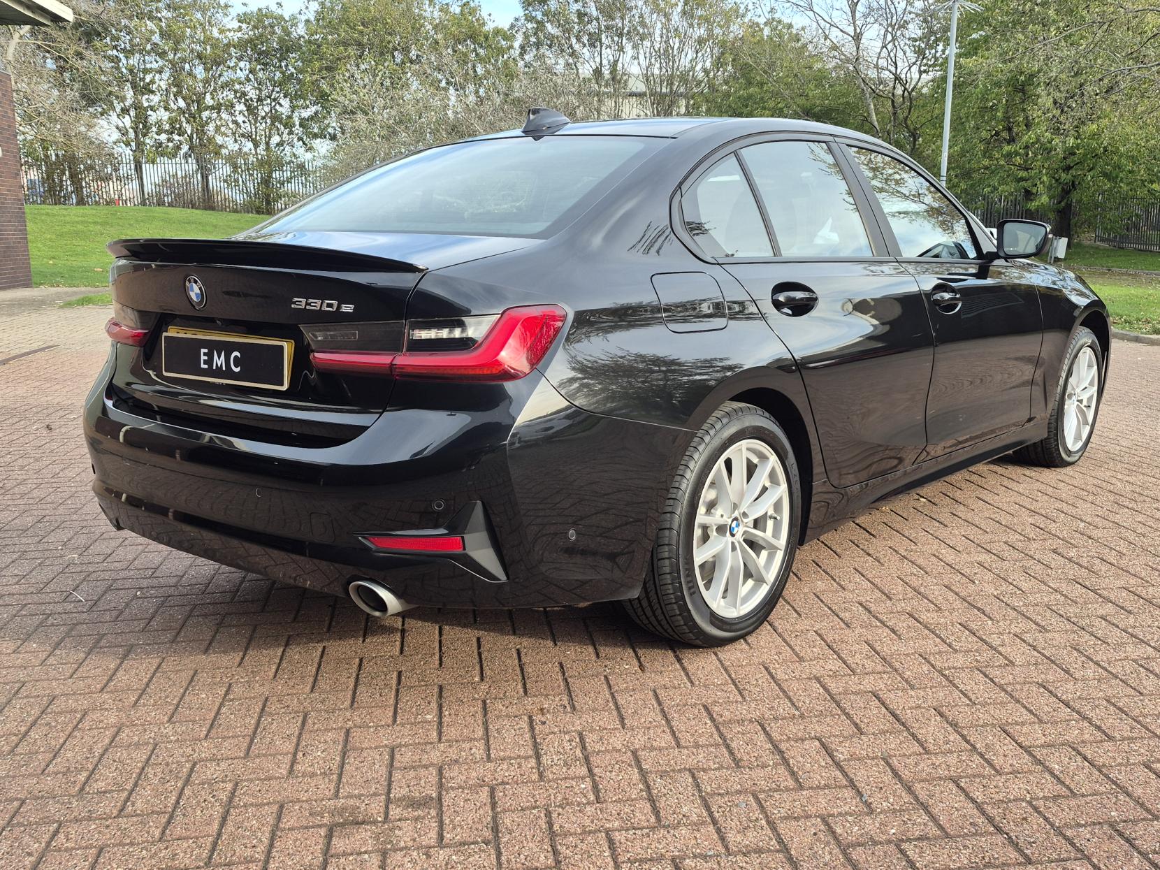 BMW 3 Series 2.0 330e 12kWh SE Pro Saloon 4dr Petrol Plug-in Hybrid Auto Euro 6 (s/s) (292 ps)