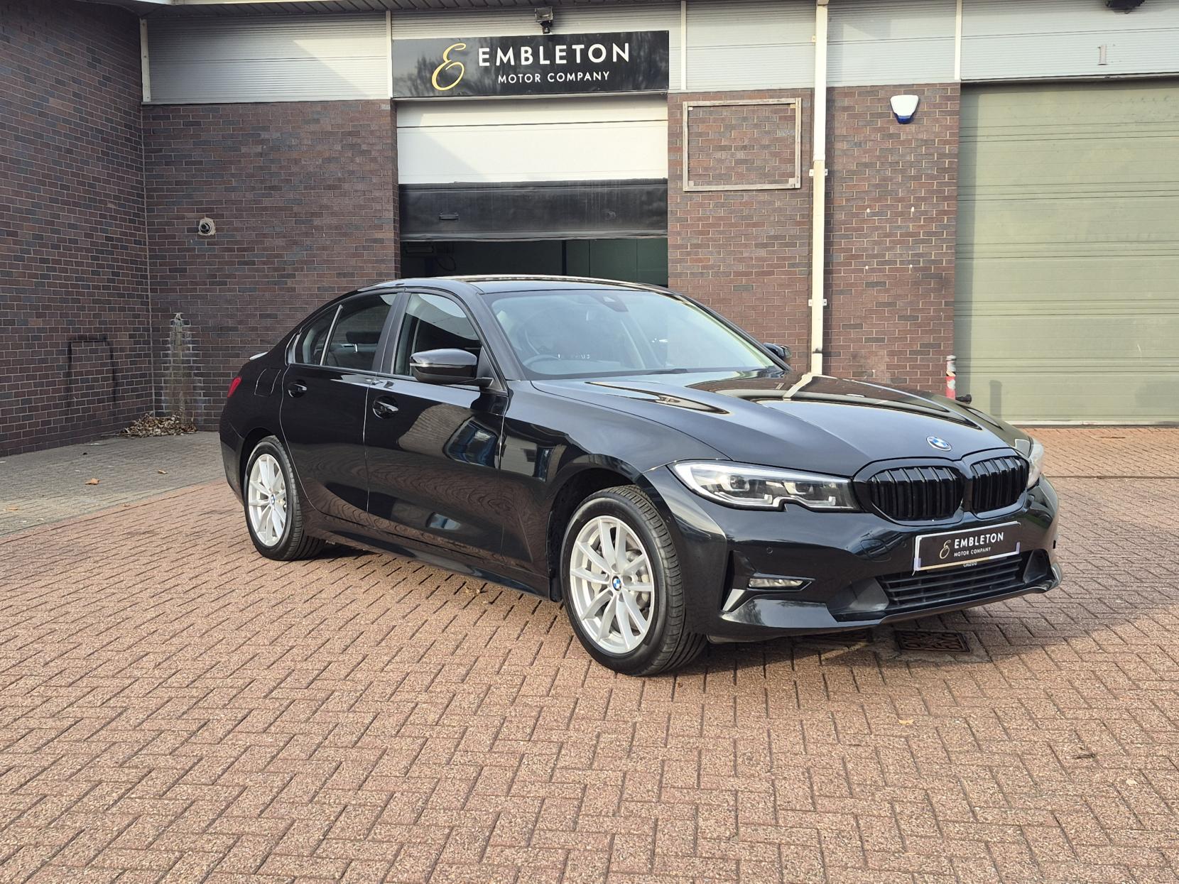 BMW 3 Series 2.0 330e 12kWh SE Pro Saloon 4dr Petrol Plug-in Hybrid Auto Euro 6 (s/s) (292 ps)
